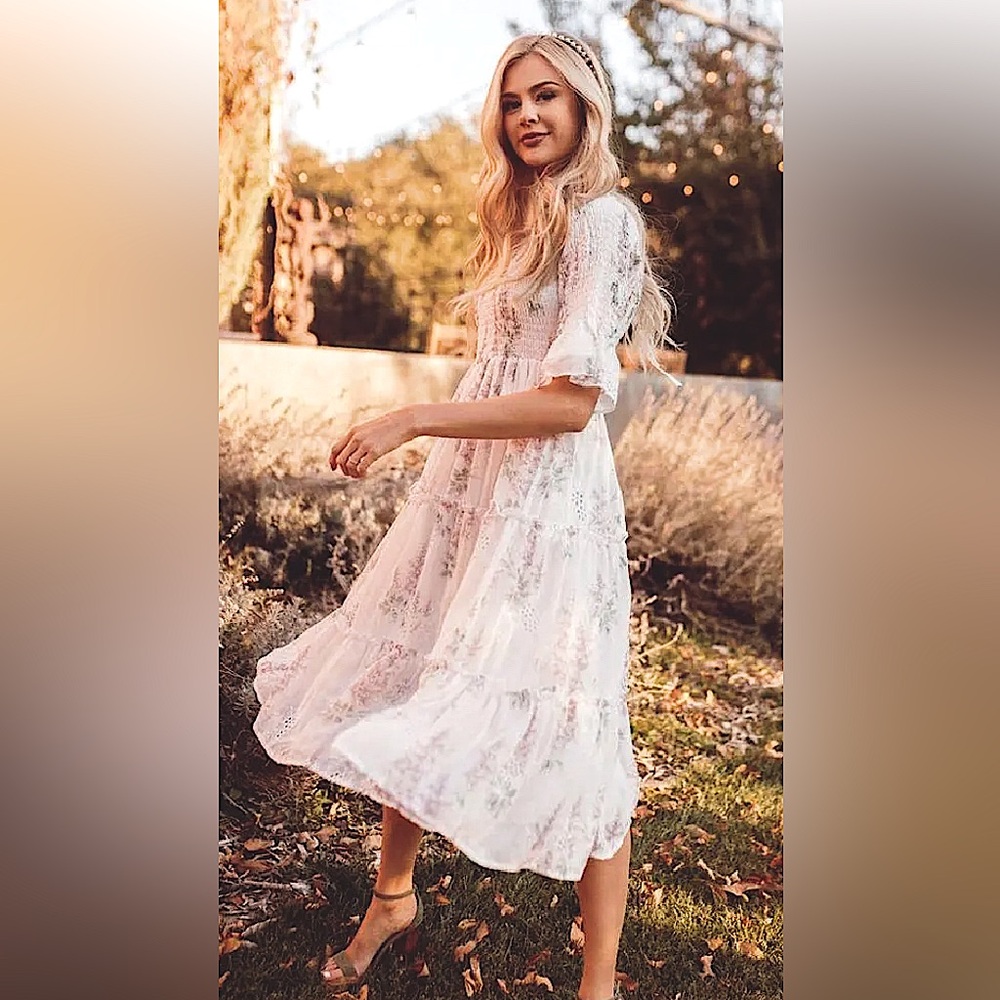 **Embrace Elegance with the Wandering Willoughby Dress XXL!**